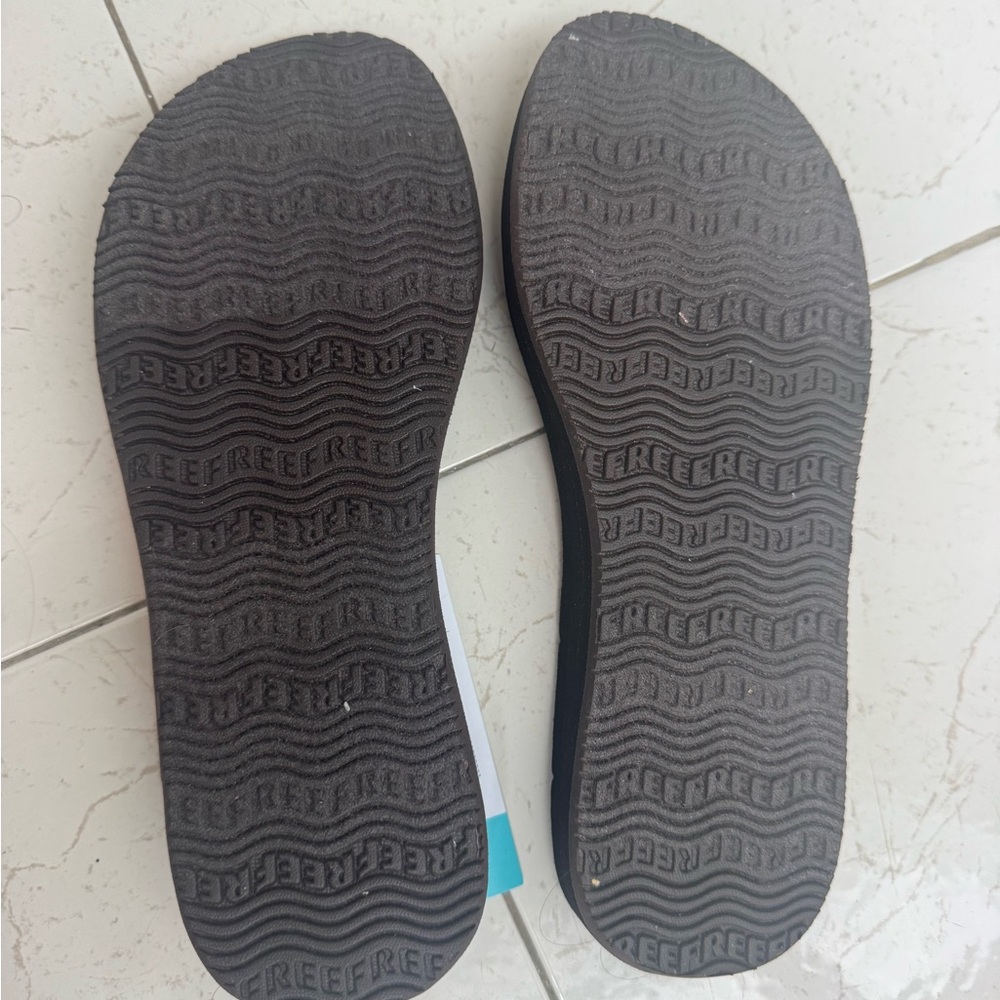 Reef Women's Ginger Brown Flip Flops - Picture 4 of 5